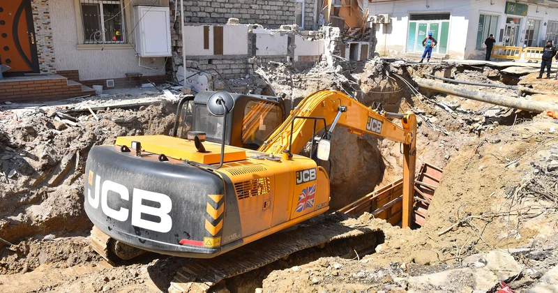Çökən kollektorun qəzalı hissəsi dəyişdirilir KONKRET