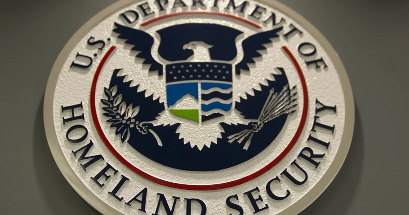 Всем сотрудникам МВБ США велели вернуться на работу