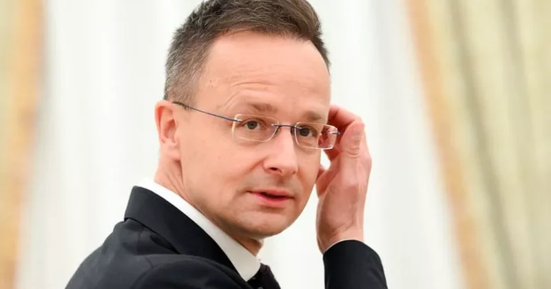 Сийярто: Венгрия не пустит Украину в ЕС, если у власти останется Орбан