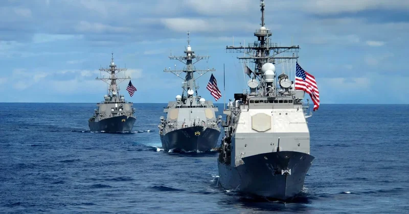 СМИ: Корабли ВМС США пересекли Ормуз без согласования с Тегераном
