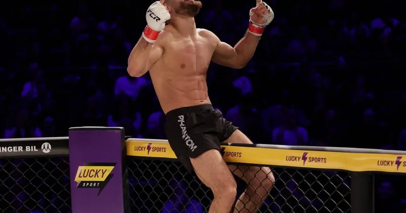 Azərbaycanın MMA döyüşçüsü növbəti qələbəsini qazanıb FOTOLAR