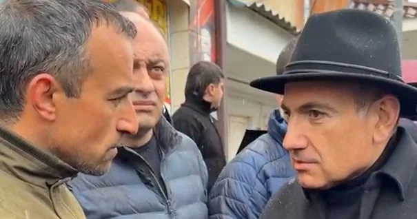 Пашинян подчеркнул,что мир зависит не от него самого или его команды, а от народа
