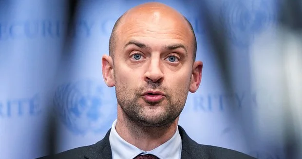 Fransa Rusiya Ukrayna danışıqlarında iştirak şərtlərini açıqlayıb