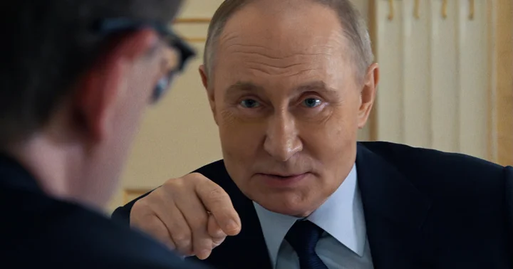 Nazirlər Putinin filmini tərifləmək üçün sıraya düzüldülər