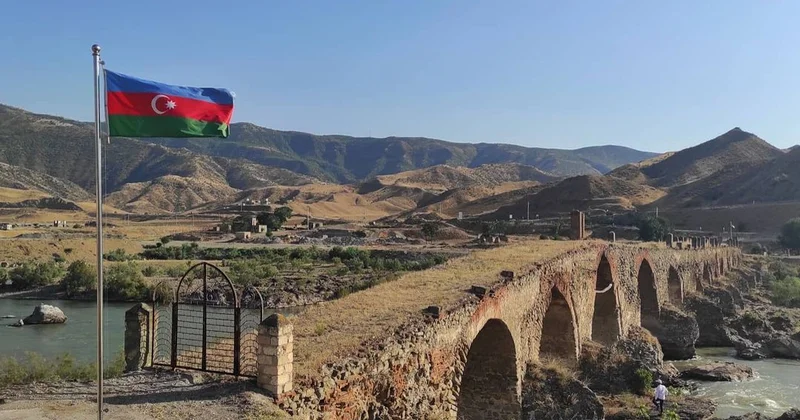 Иранцы проводили земляные работы на Худаферинском мосту