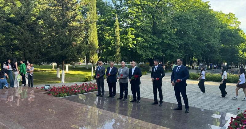 Asif Əsgərov yenidən qurulan körpü ilə tanışıb, sakinlərlə görüşdü FOTOLAR