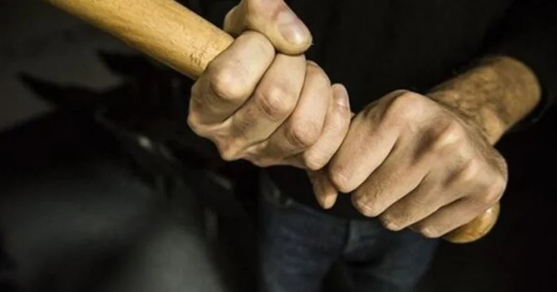 Ağsu sakini fermada ağacla döyüldü