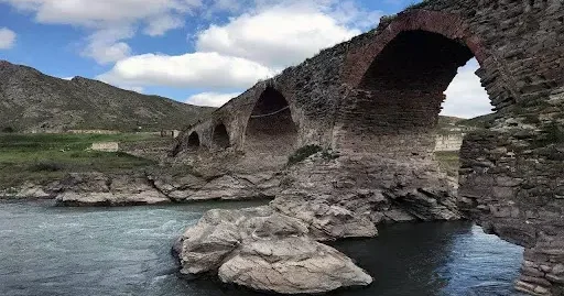 Xudafərin körpüsündə təxribat törədənlər aşkarlandı