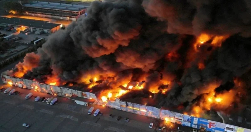 Польша обвинила Россию в поджоге торгового центра