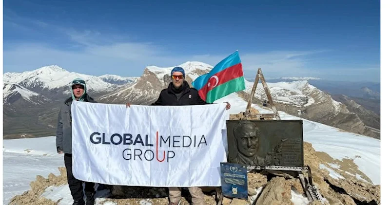 “Global Media Group” əməkdaşı “Heydər zirvəsi”nə yürüş edib FOTOLAR