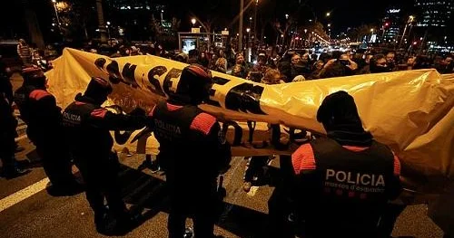 Madriddə etirazlar: Baş nazirin isrefası tələb edildi