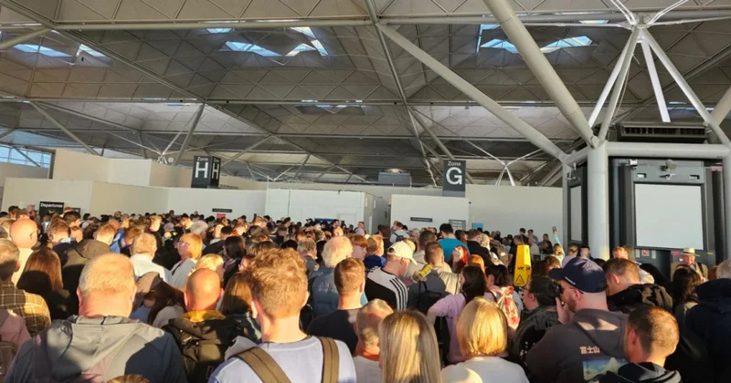 Londonun Stansted hava limanında İT nin nasazlığı problem yaradıb