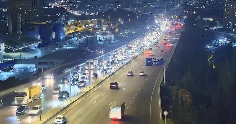 Üç qeyri iş gününün sonunda Bakı yenə tıxaca qərq oldu SİYAHI