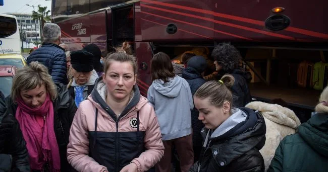 Britaniya miqrantların girişini məhdudlaşdıracaq: hökumət radikal dəyişikliklər hazırlayır