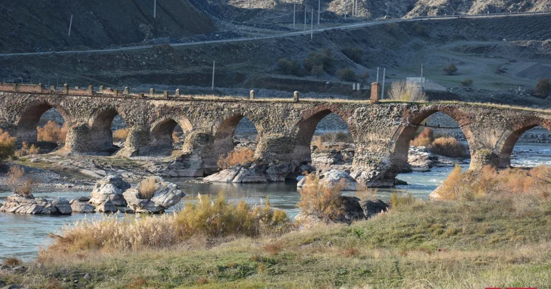 DSX: Xudafərin körpüsünün sütun hissəsində qazıntı işləri aparan İran vətəndaşıarı aşkarlanıb