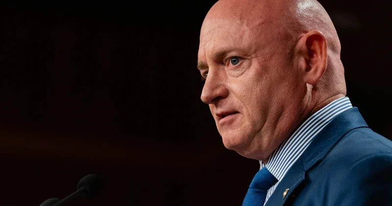 Senator Kelli: İranla müharibədə ABŞ nin silah ehtiyatları kəskin azalıb