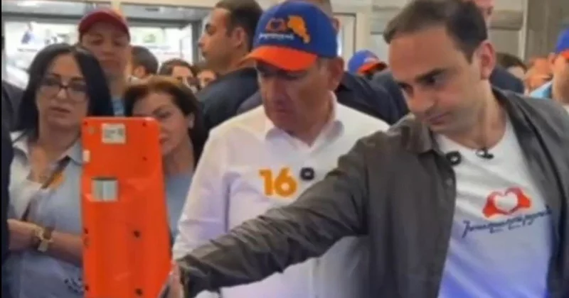 Paşinyan metroda ödəniş etdi, sistem işləmədi VİDEO