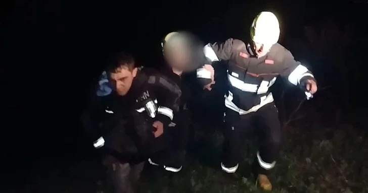 В горах Шекинского района спасены двое заблудившихся граждан
