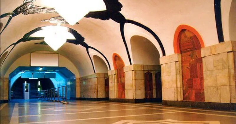 Bakı metrosunda sərnişinin halı pisləşdi