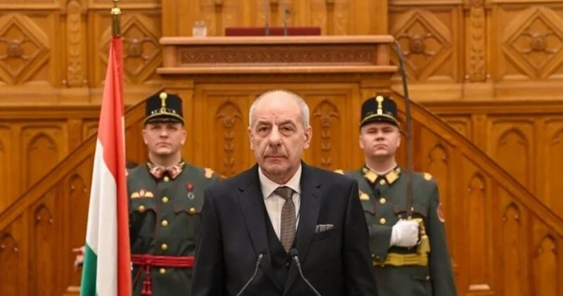 Macarıstan hökuməti prezidentlə birgə şəkil çəkdirməkdən imtina edib