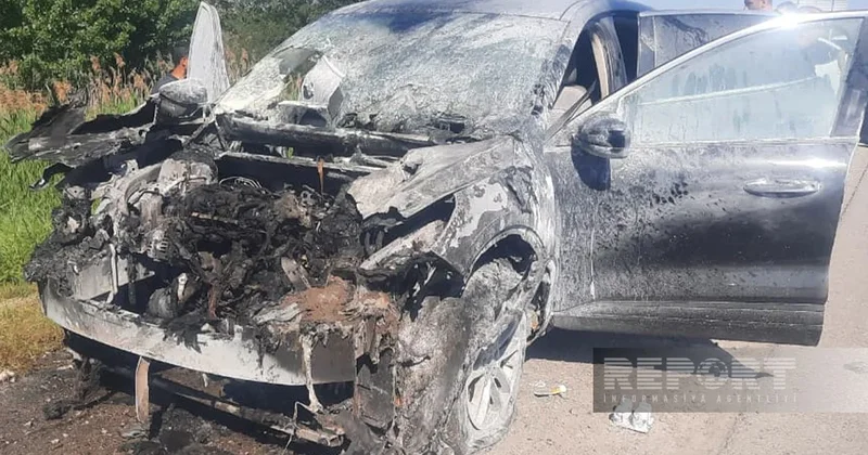 В Кюрдамире загорелся автомобиль