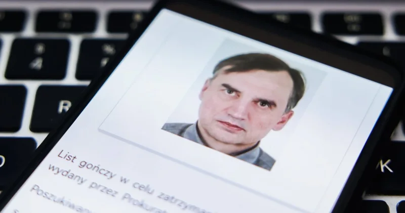 Polşanın keçmiş ədliyyə naziri ABŞ a köçüb, amma AXTARIŞDADIR