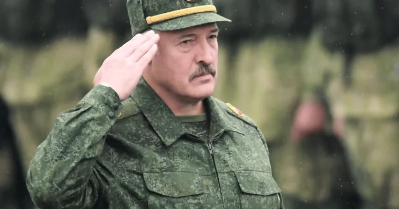 Lukaşenko Belarus ordusunu quru əməliyyatlarına hazır olmağa çağırıb