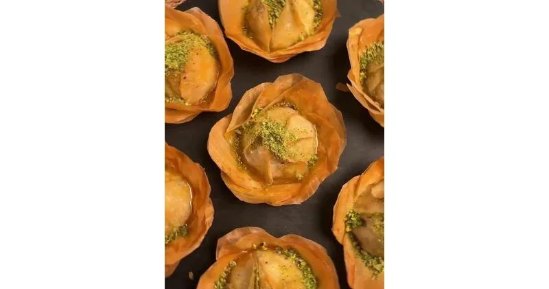 Десерт из яблок и грецких орехов от gunay_kitchen ВИДЕО