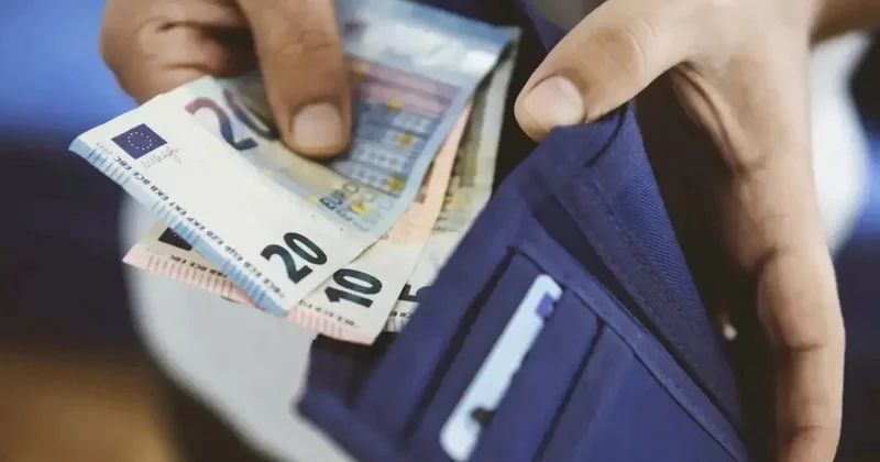 Çinlilər niyə pulqabılarında alüminium folqa gəzdirirlər?