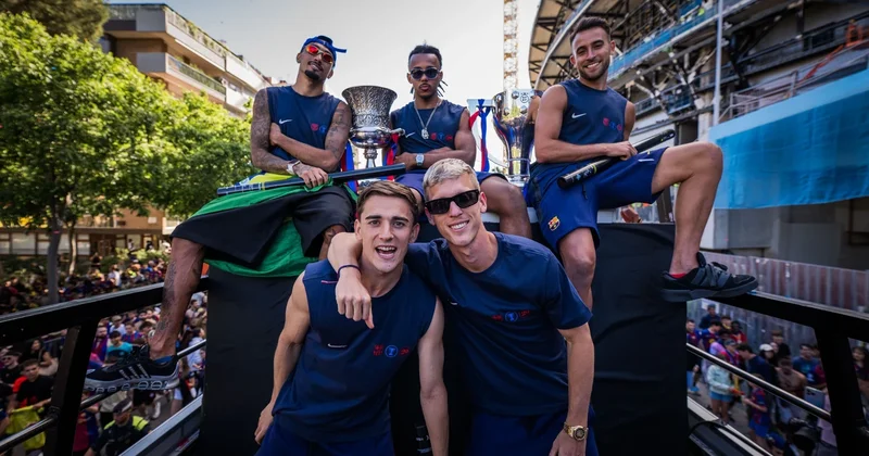 “Barselona” çempionluq paradı keçirdi FOTO/VİDEO