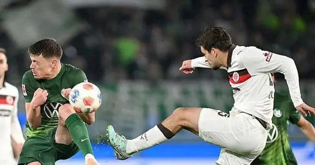 Son tur ərəfəsində üç klubun eyni xalı var