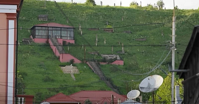 Dağ yəhudilərinin qəribə adətləri: Meyvə və elektron əşyalara qadağa