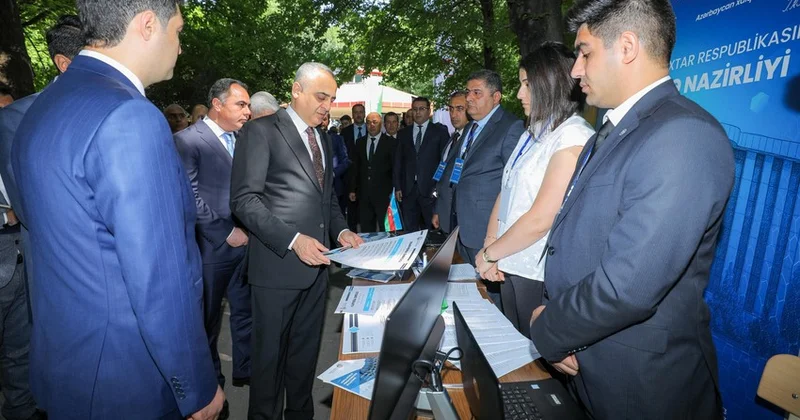 Naxçıvanda II karyera sərgisi açılıb FOTOLAR