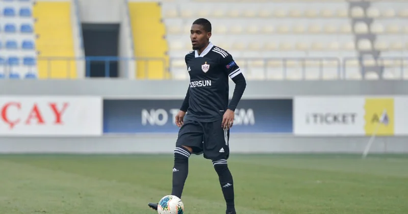 “Qarabağ”da növbəti ayrılıq