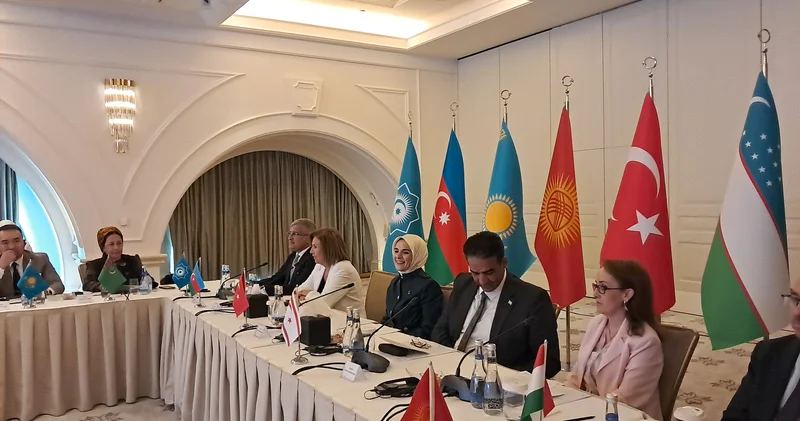 Toplumsal məsələlərimizin müxtəlif sahələrində müdafiəedici yanaşmalar ortaya qoymaqdayıq Nazir