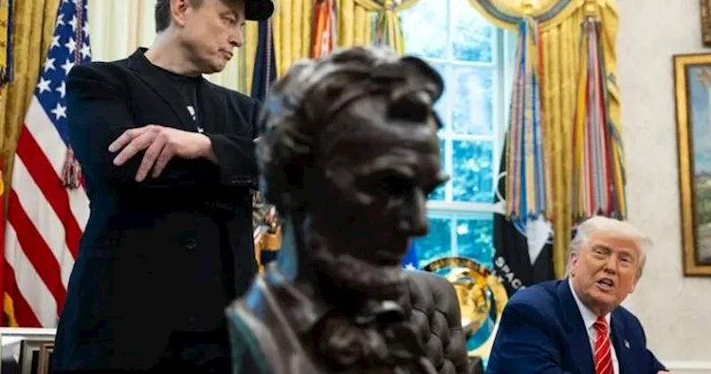 “Tramp haqqında yazdıqlarıma görə təəssüflənirəm” Mask