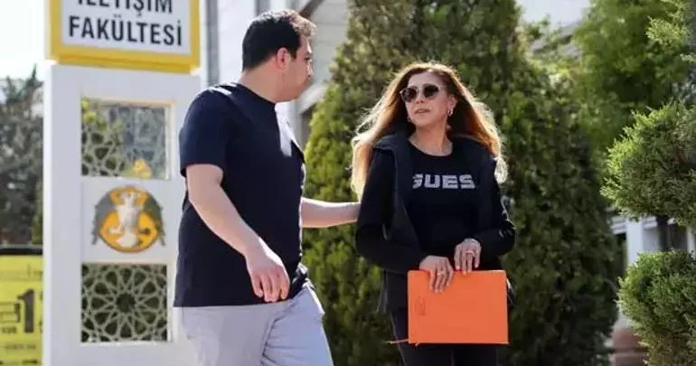 Oğlu ilə birlikdə 3 ildir eyni universitetdə təhsil alır FOTO