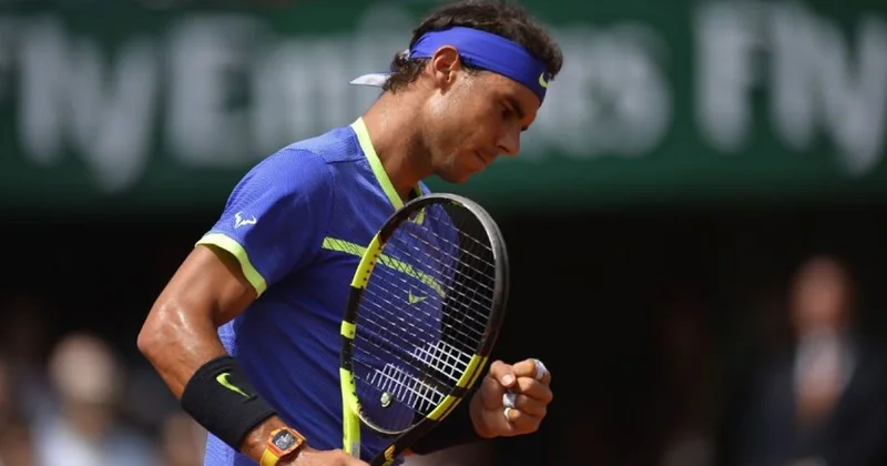 Ulduz tennisçi Rafael Nadalın raketkası rekord qiymətə satılıb