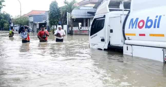 İndoneziyada güclü yağışlar daşqınlara səbəb oldu