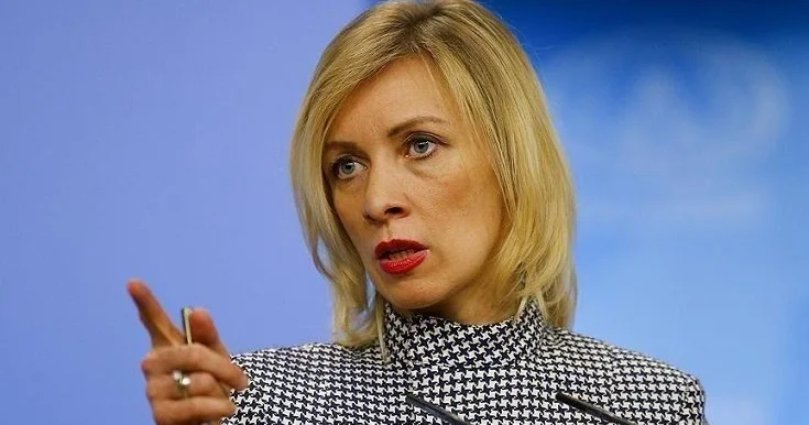 “Bu artıq söyüşdür” Zaxarova Qarabağla bağlı sual verən ermənini biabır etdi