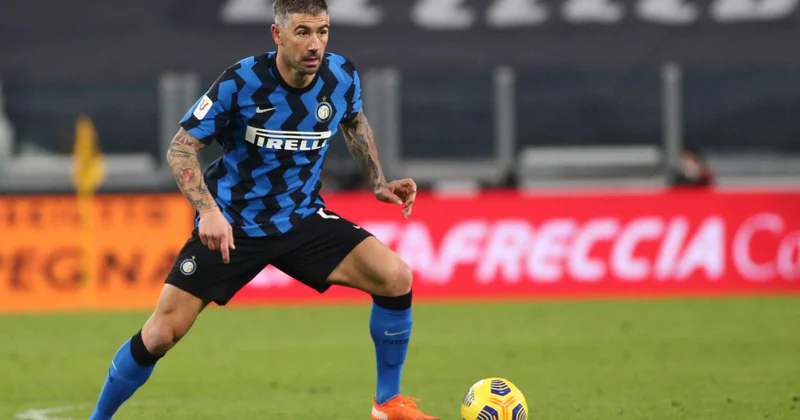 Aleksandar Kolarov “İnter”ə məşqçi kimi qayıdır