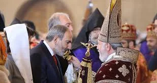 Paşinyan kilsə təhlükəsindən qurtula biləcəkmi? AÇIQLAMA
