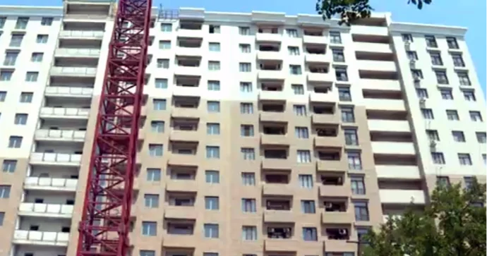 Bakıda MTK nın sakinləri evlərindən zorla çıxarmaq istədiyi iddia edilir VİDEO