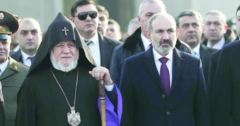 Paşinyan kilsəni “dövlətsizləşdirə” biləcəkmi?