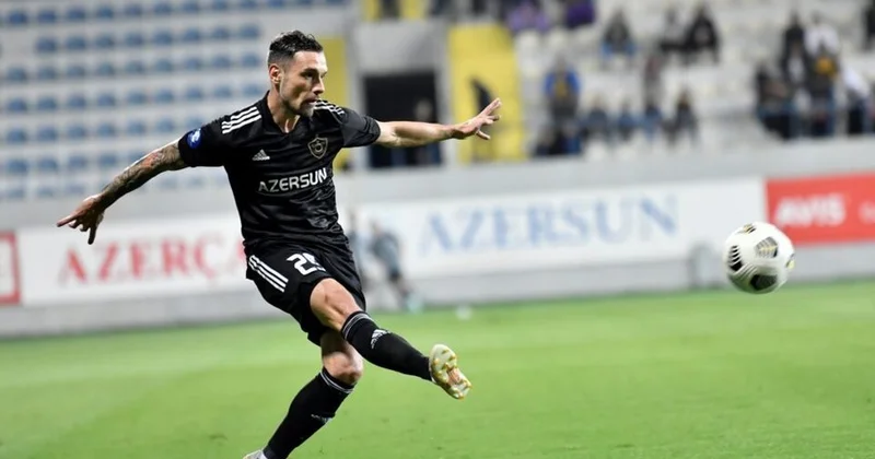 Daha bir futbolçu Qarabağ la vidalaşıb