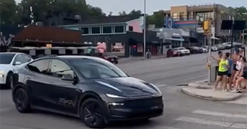 Компания Tesla запускает сеть роботакси в США ВИДЕО