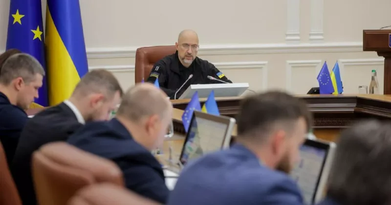 Шмыгаль сообщил о планах Киева получить от Лондона более двух млрд долларов