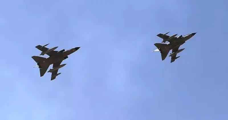 Döyüş təyyarələri üz üzə gəldi Bu ölkədə