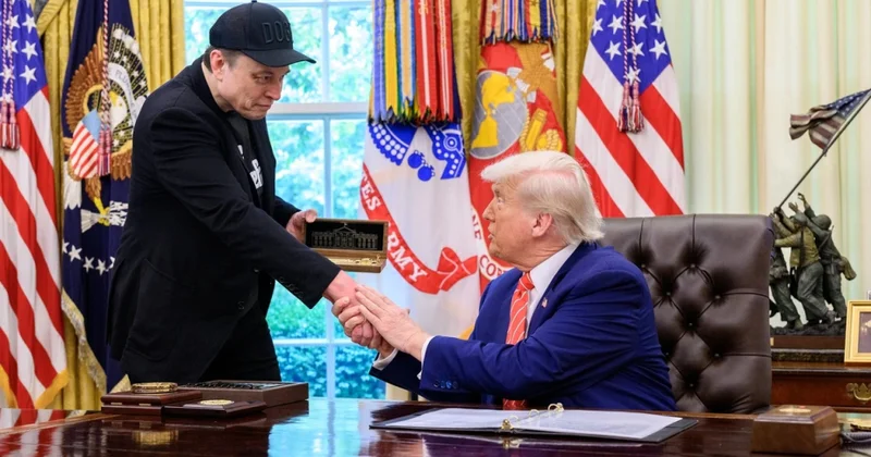 Milyarder İlon Mask Prezident Donald Trampdan üzr istəyib