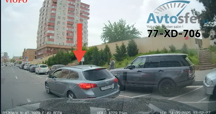 Geriyə dönən sürücü yolun ortasında dayanıb hərəkəti çətinləşdirdi VİDEO